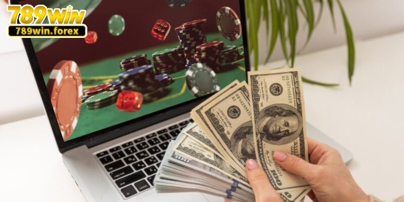 Áp dụng cách chơi 789Win luôn thắng sẽ giúp bạn kiếm bội tiền từ các lá bài casino.